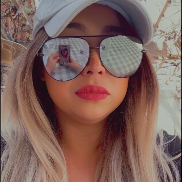 Meet your Posher, Jezra - Picture 1 of 1